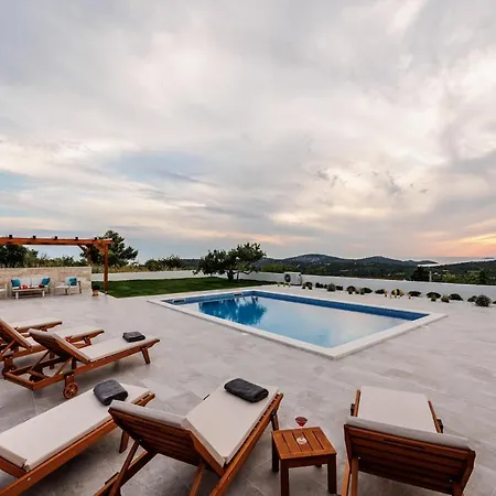 Horizon Villa *